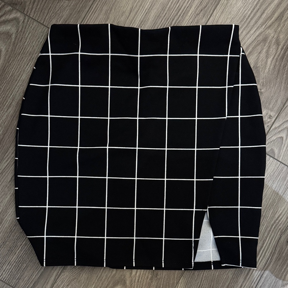 Black and White Grid Pattern Skirt